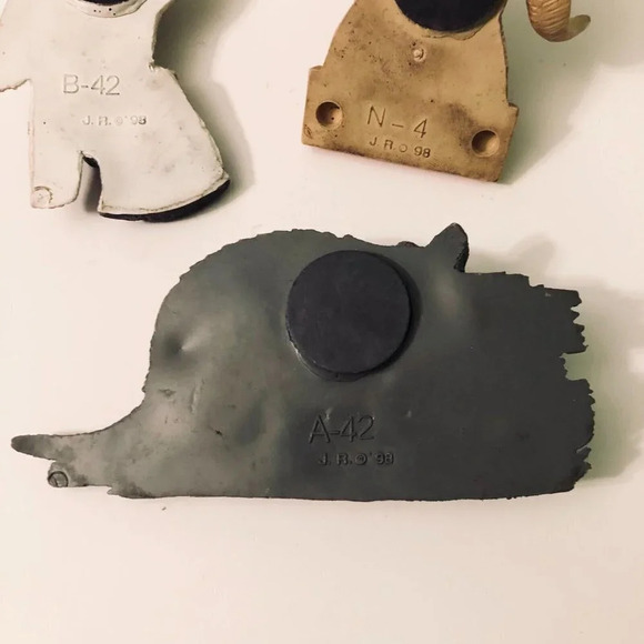 Vintage 1998 J R Animal Magnets Ram Eagle and  Armadillo - Picture 8 of 15